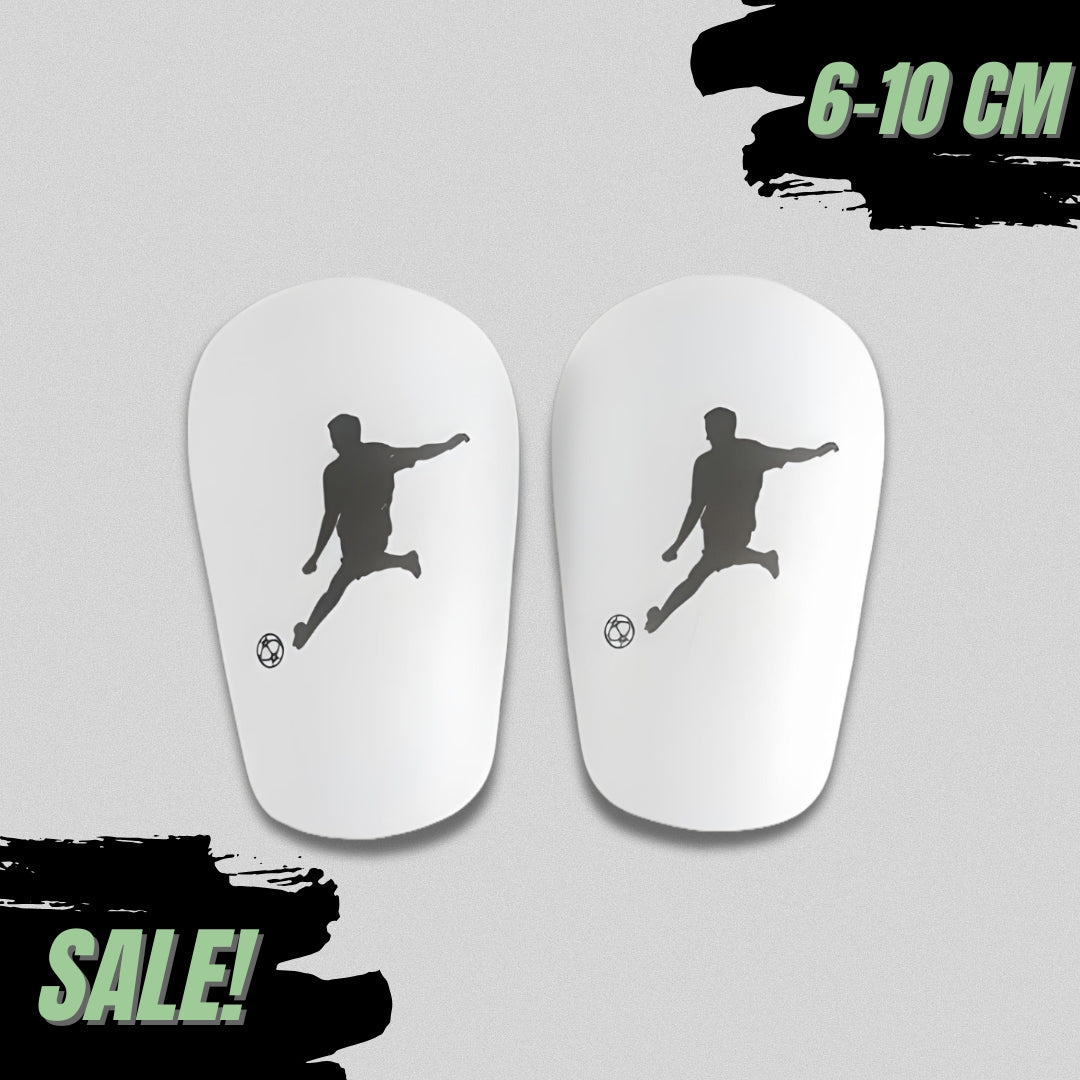 Maestro mini scheenbeschermers voor voetballers. Koop je mini scheenebschermers in de aanbieding en voel je licht op het voetbalveld.