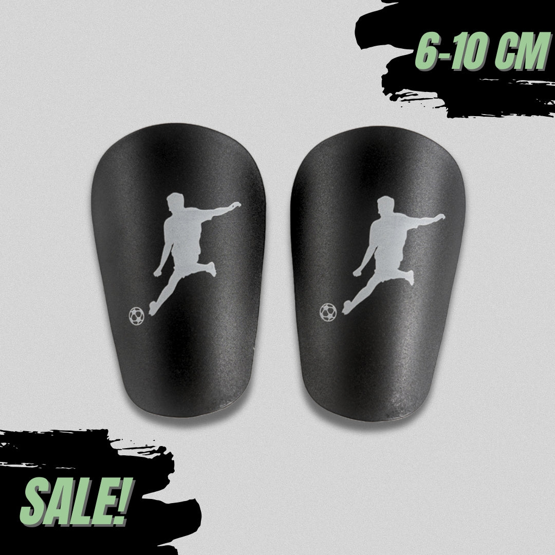 Maestro mini scheenbeschermers voor voetballers. Koop je mini scheenebschermers in de aanbieding en voel je licht op het voetbalveld.