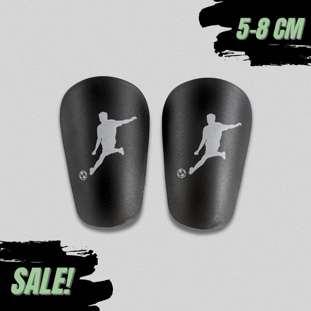 Maestro mini scheenbeschermers voor voetballers. Koop je mini scheenebschermers in de aanbieding en voel je licht op het voetbalveld.